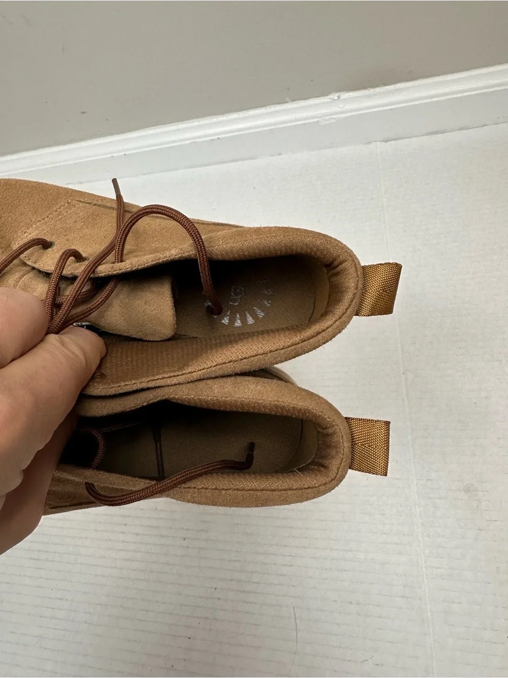 UGG Boys Canoe II Chukka Boot Size US 6.0 - EU 38